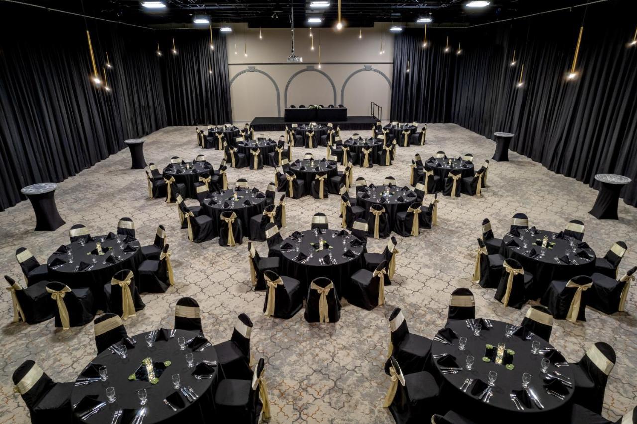 Grand Williston Hotel And Conference Center Eksteriør bilde