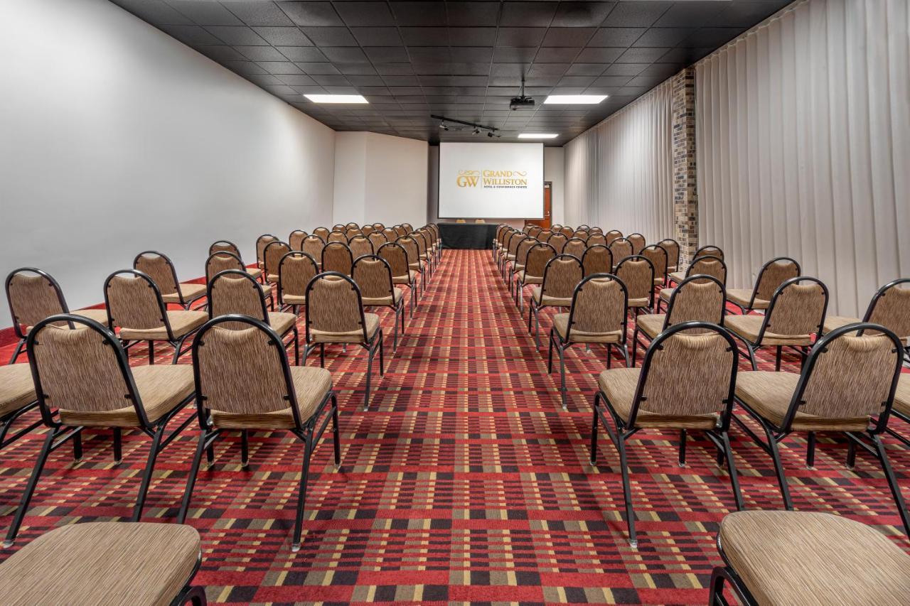 Grand Williston Hotel And Conference Center Eksteriør bilde